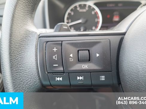 Used 2024 Nissan Rogue SV FWD image 11