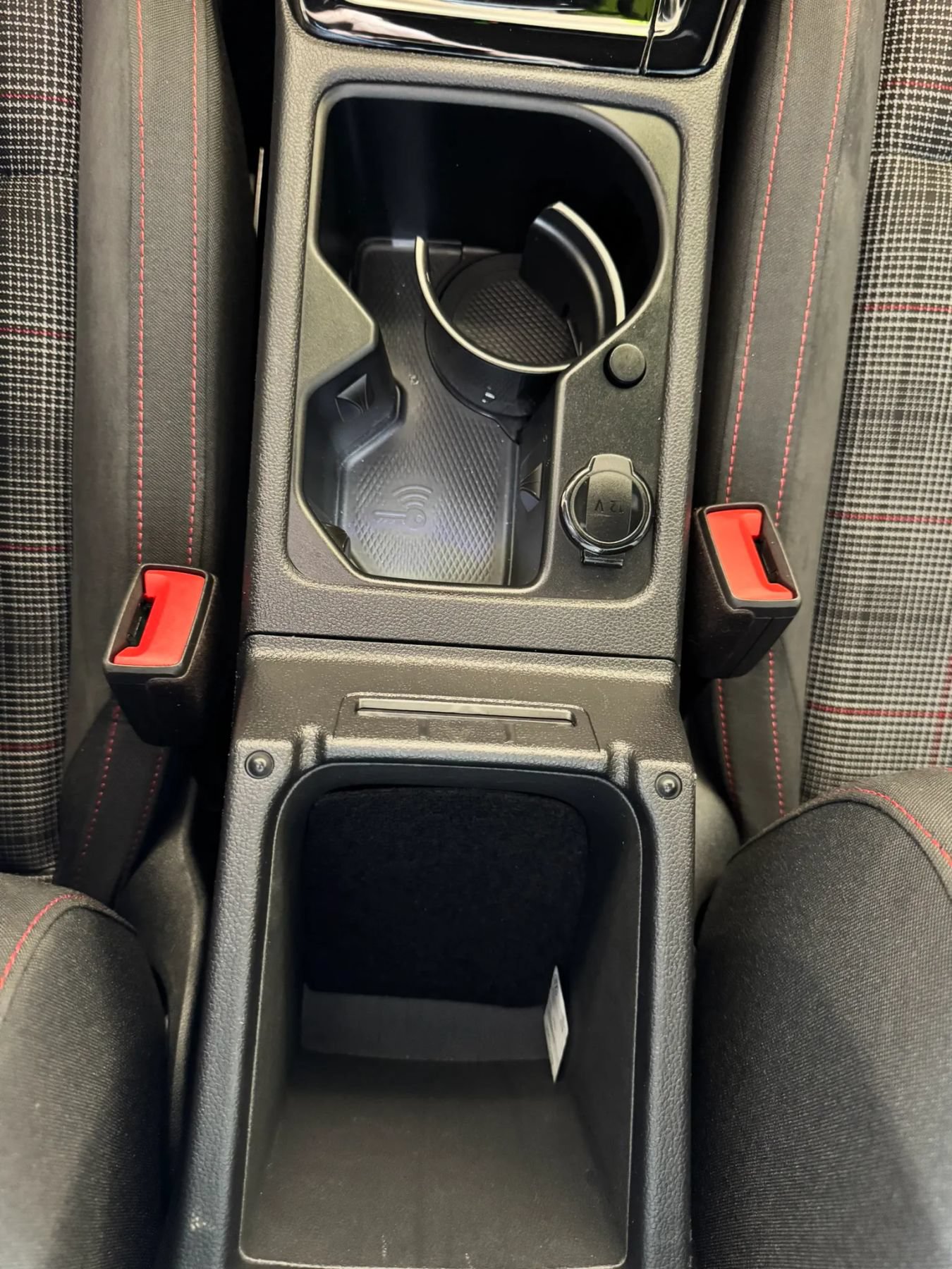 Used 2024 Volkswagen GTI SE FWD image 16