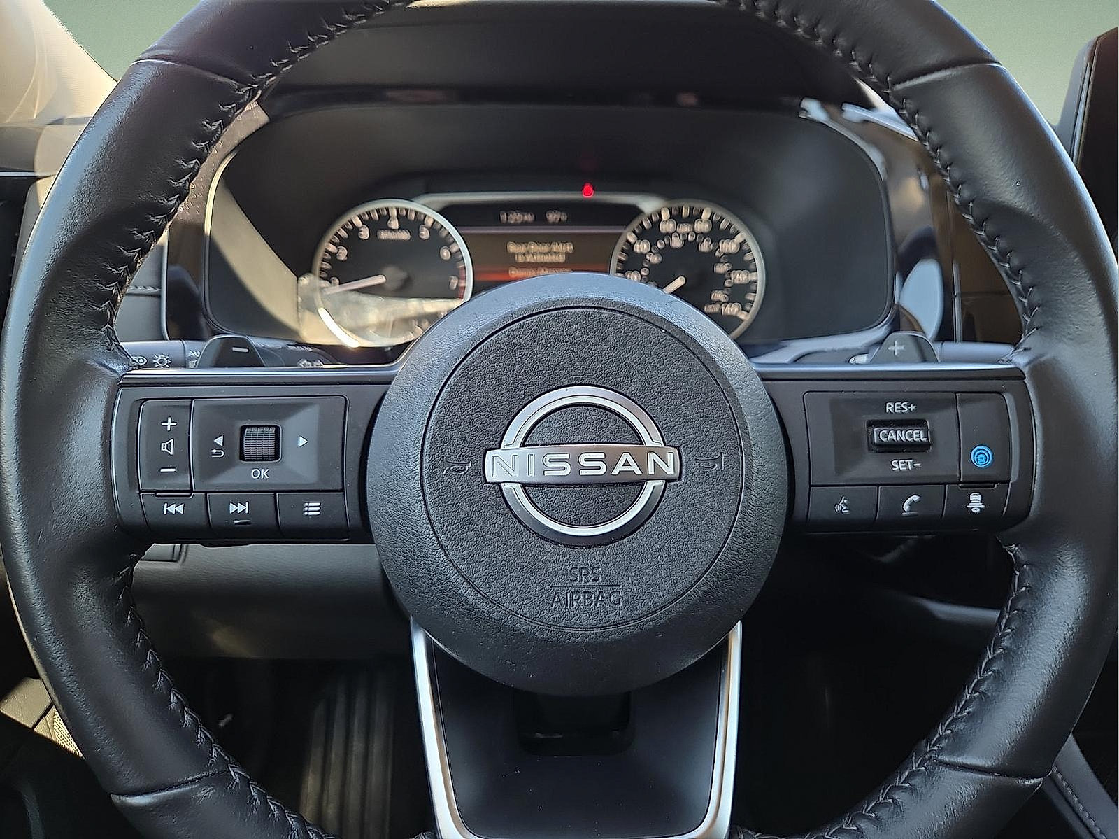 Used 2024 Nissan Pathfinder SV FWD image 24