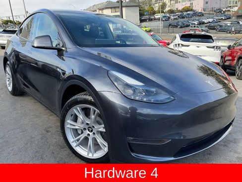 Used 2024 Tesla Model Y Long Range AWD/4WD image 1