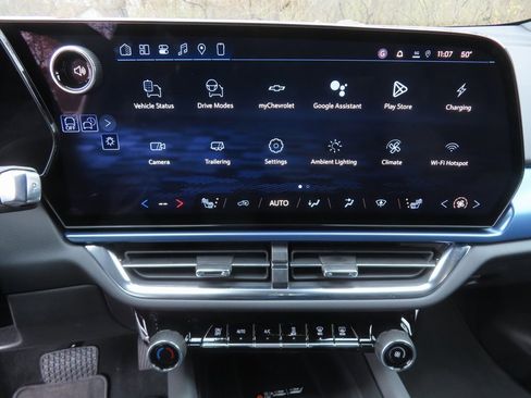 New 2026 Chevrolet Equinox EV LT image 5