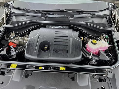 New 2026 Land Rover Range Rover Long Wheelbase SE image 32