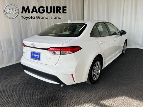 Used 2021 Toyota Corolla LE w/ Carpet Mat Package (TMS) FWD image 31