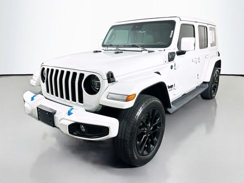 Used 2021 Jeep Wrangler Unlimited Sahara AWD/4WD image 3