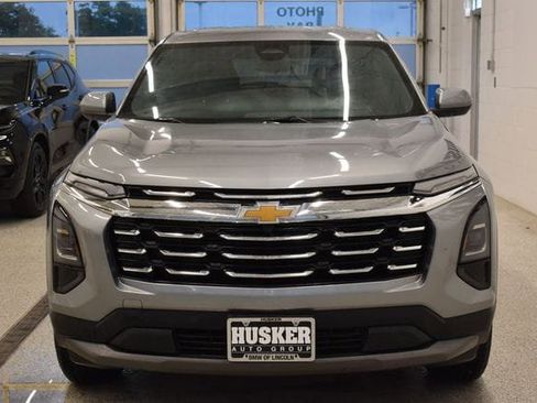 Used 2025 Chevrolet Equinox LT AWD/4WD image 3