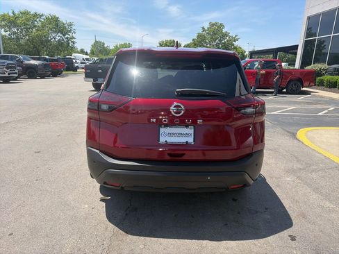 Used 2021 Nissan Rogue S FWD image 4