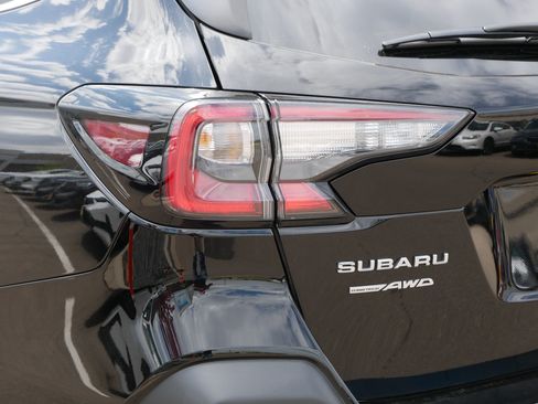 Used 2025 Subaru Outback Premium AWD/4WD image 17