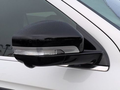 Used 2025 Lincoln Navigator Reserve AWD/4WD image 11