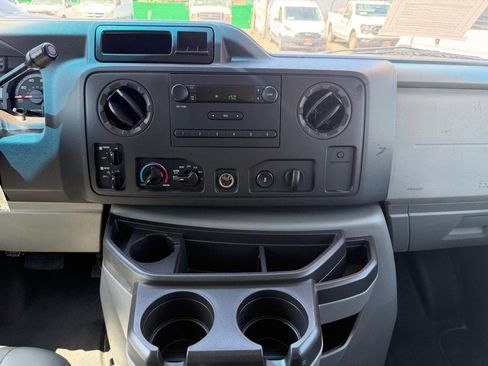 Used 2009 Ford E-350 and Econoline 350 Extended Wagon Super Duty RWD image 25