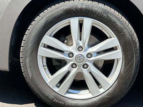 Used 2015 Nissan Quest SL w/ Value Cargo Package FWD image 33