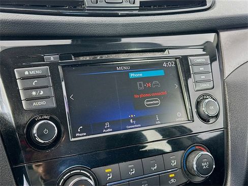 Used 2020 Nissan Rogue Sport S image 14