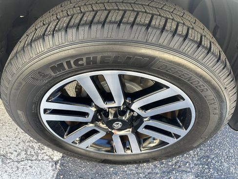 Used 2022 Toyota 4Runner Limited image 3