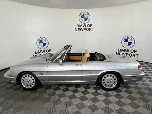Used 1991 Alfa Romeo Spider Veloce RWD image 12