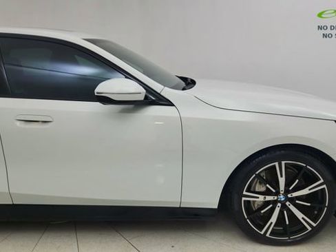 Used 2025 BMW 540i xDrive w/ M Sport Package AWD/4WD image 7