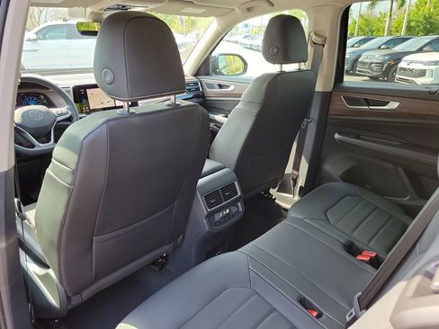 New 2026 Volkswagen Atlas SEL image 9