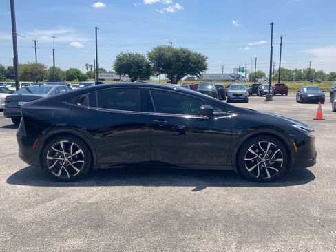 Certified 2023 Toyota Prius Prime Premium w/ Advanced Technology Package FWD image 4