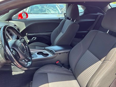 Used 2023 Dodge Challenger SXT RWD image 28