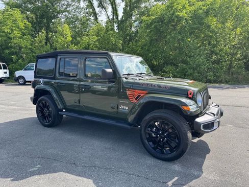 Used 2021 Jeep Wrangler Unlimited Sahara w/ Cold Weather Group AWD/4WD image 10