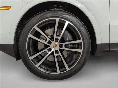 New 2026 Porsche Cayenne image 10