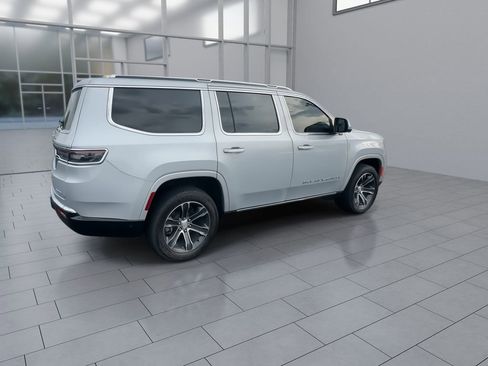 Used 2022 Jeep Grand Wagoneer Series I AWD/4WD image 9