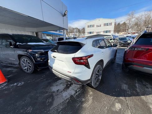 New 2026 Chevrolet Trax RS w/ Driver Confidence Package image 5
