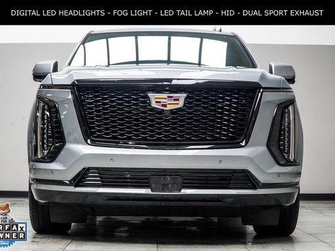 Used 2025 Cadillac Escalade Sport w/ Touring Package AWD/4WD image 4