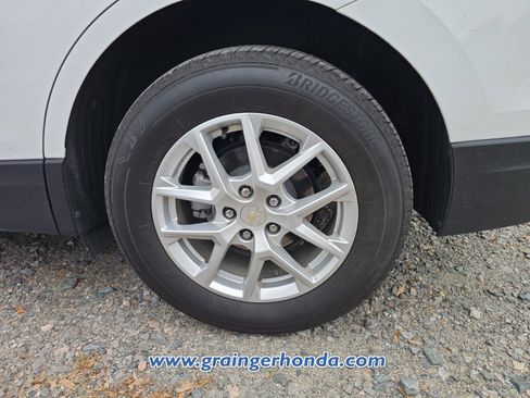 Used 2024 Chevrolet Equinox LT AWD/4WD image 10