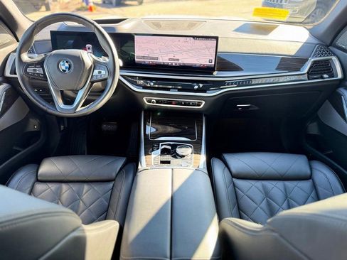 Used 2024 BMW X5 xDrive50e image 12