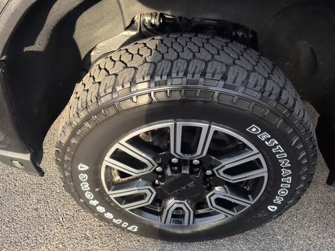 Used 2020 GMC Sierra 2500 AT4 w/ AT4 Premium Package image 9