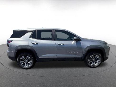 Used 2025 Chevrolet Equinox LT AWD/4WD image 16