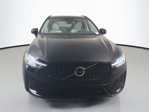 Certified 2024 Volvo XC60 B5 Plus AWD/4WD image 2