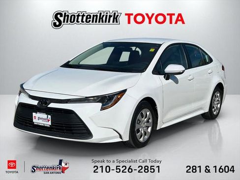 Certified 2025 Toyota Corolla LE image 1