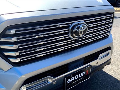 Used 2025 Toyota Tacoma Limited image 30