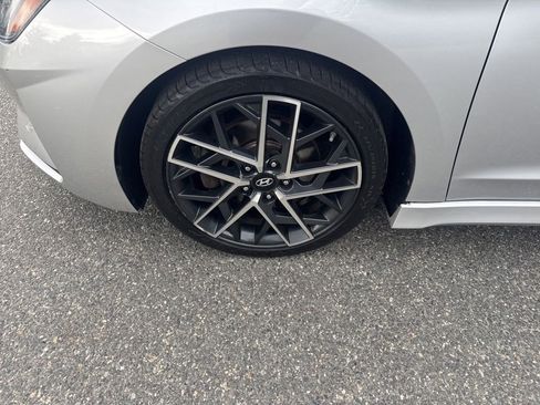 Used 2019 Hyundai Elantra Sport w/ Cargo Package FWD image 9