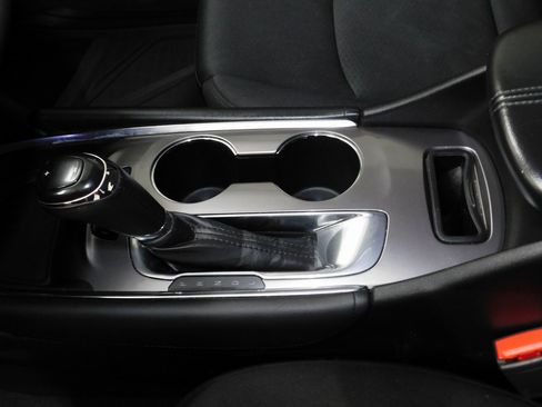 Used 2018 Chevrolet Malibu LT image 37