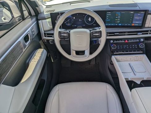 Certified 2025 Hyundai Santa Fe Calligraphy AWD/4WD image 17