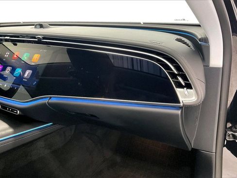 Used 2025 Mercedes-Benz E 350 4MATIC Sedan image 18