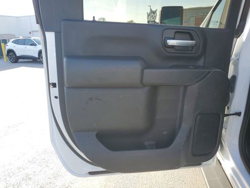 Used 2023 Chevrolet Silverado 2500 Custom w/ Custom Value Package image 15