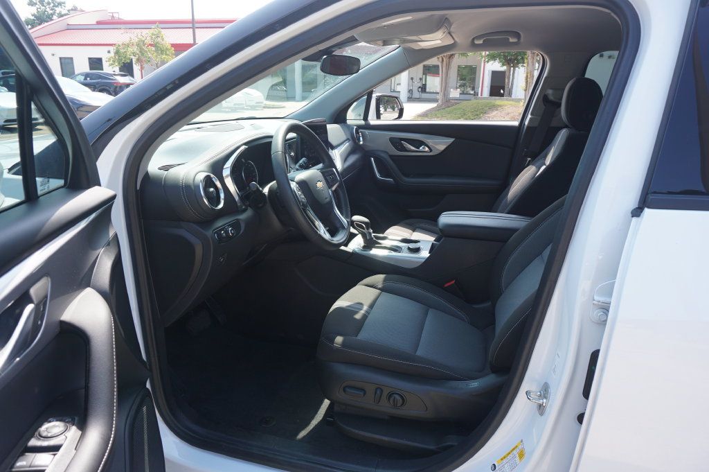 Used 2024 Chevrolet Blazer LT FWD image 2