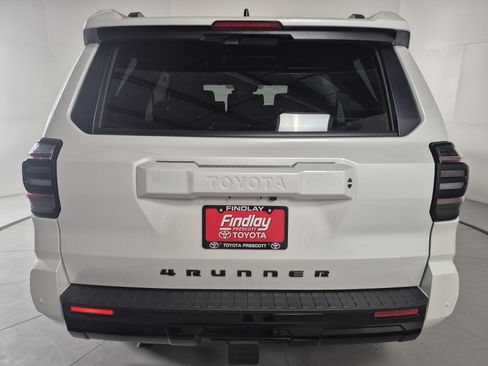 New 2026 Toyota 4Runner 4WD image 12