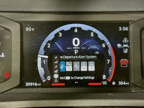 Certified 2025 Toyota 4Runner SR5 AWD/4WD image 14
