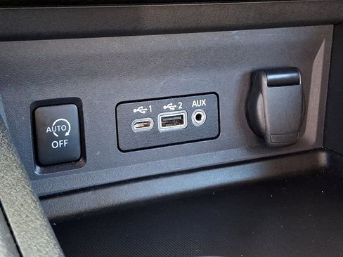 Used 2025 Nissan Sentra SR FWD image 24