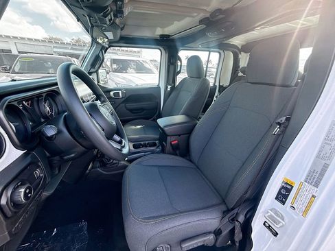 New 2026 Jeep Gladiator Sport image 22