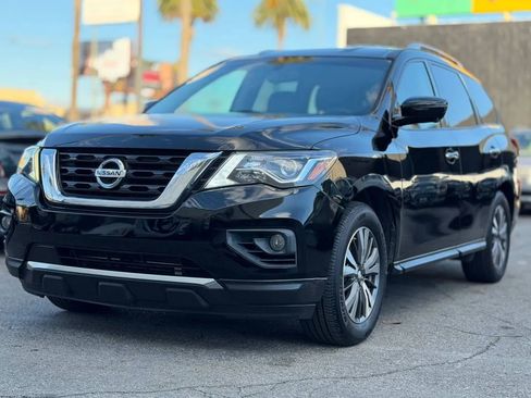 Used 2017 Nissan Pathfinder SL image 5