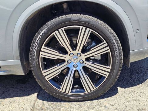 Certified 2025 Volvo XC90 T8 Ultra w/ Protection Package Premier AWD/4WD image 9