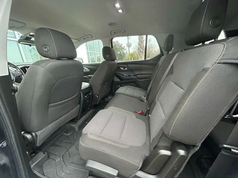 Used 2018 Chevrolet Traverse LS image 17