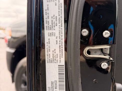 Used 2024 RAM 2500 Laramie w/ Night Edition image 15