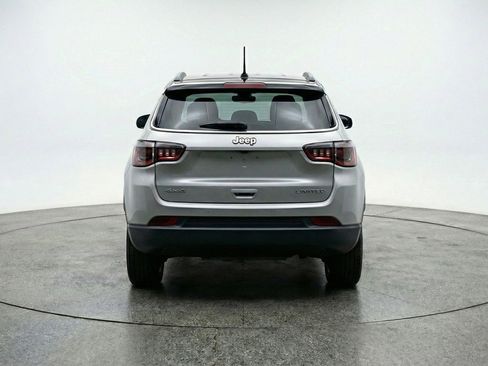 Used 2025 Jeep Compass Limited AWD/4WD image 7