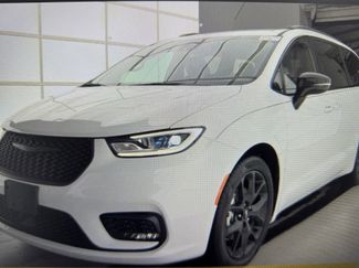 Used 2024 Chrysler Pacifica Touring-L w/ S Appearance Package video 2