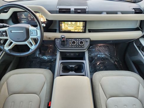 Used 2021 Land Rover Defender 110 SE image 28